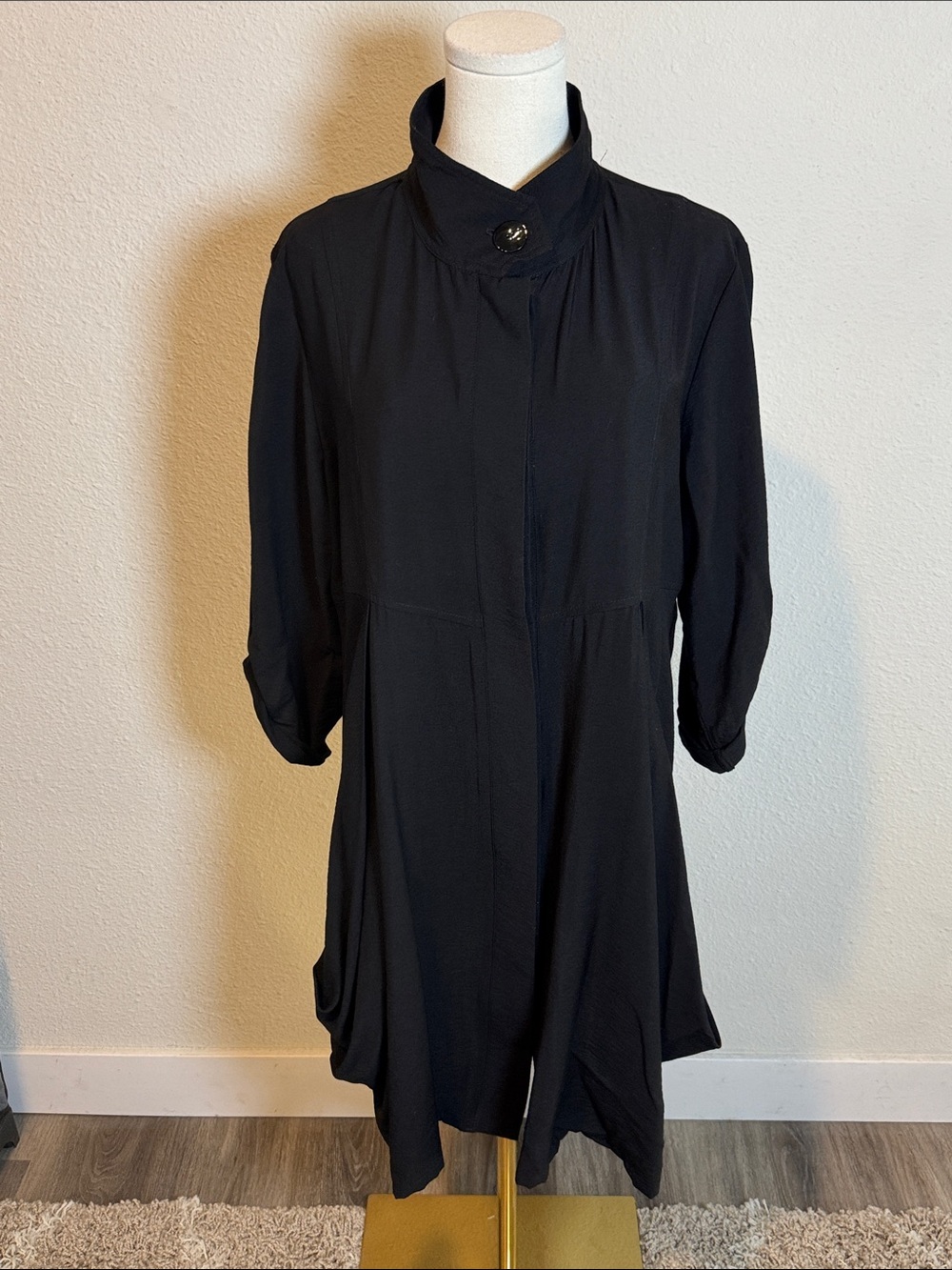 IC Collection Mandarin Collar Empire Waist Black Tunic size Medium